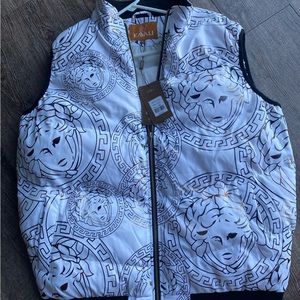 Men’s vest size XL will accept offers